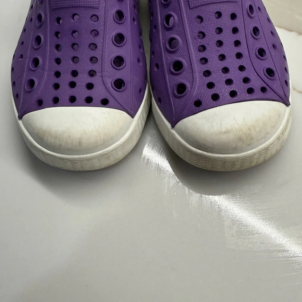 NATIVE Jefferson Purple Waterproof SlipOn Shoes Size C6